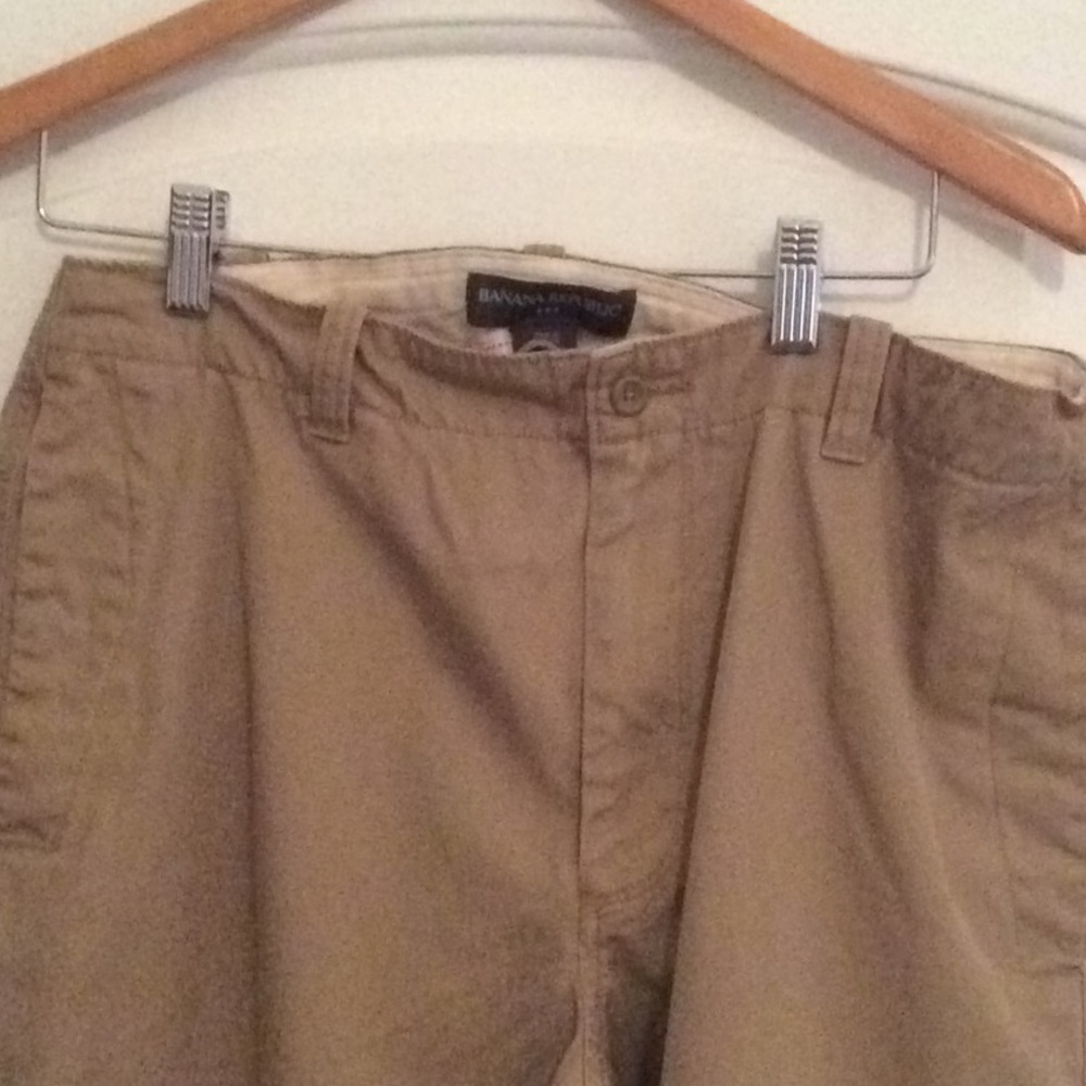 BANANA REPUBLIC